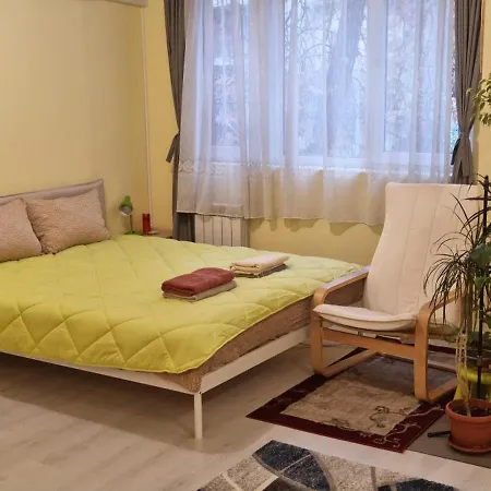 Peaceful In The Center, Close To Subway, Medical סופיה
