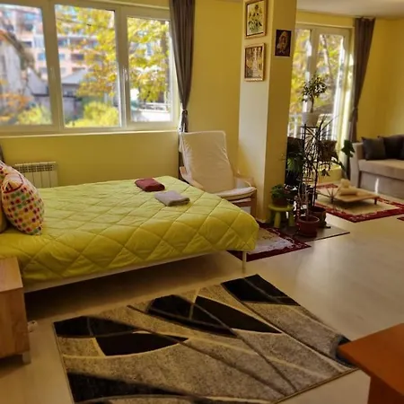 Peaceful In The Center, Close To Subway, Medical Apartment *