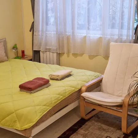 Peaceful In The Center, Close To Subway, Medical Sófia
