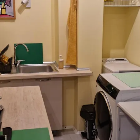 Peaceful In The Center, Close To Subway, Medical Apartment *