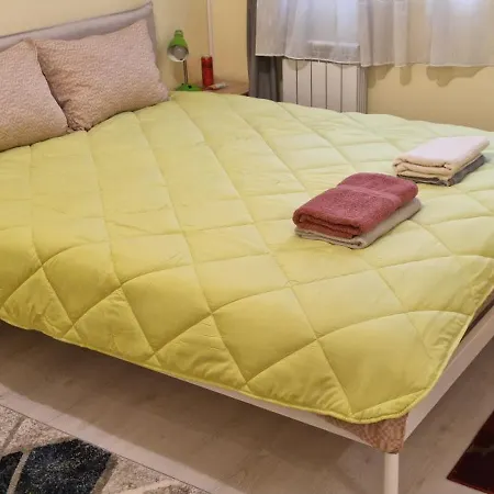 Peaceful In The Center, Close To Subway, Medical Apartment
