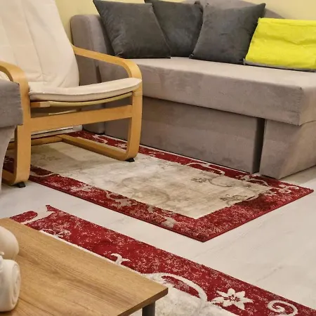 Peaceful In The Center, Close To Subway, Medical Apartment